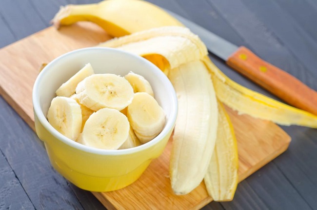 Banana Eating Benefits and Side Effects in Hindi