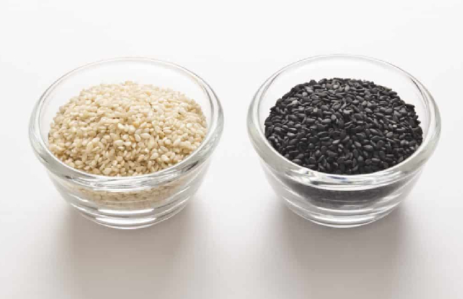 Black Sesame Seeds vs White